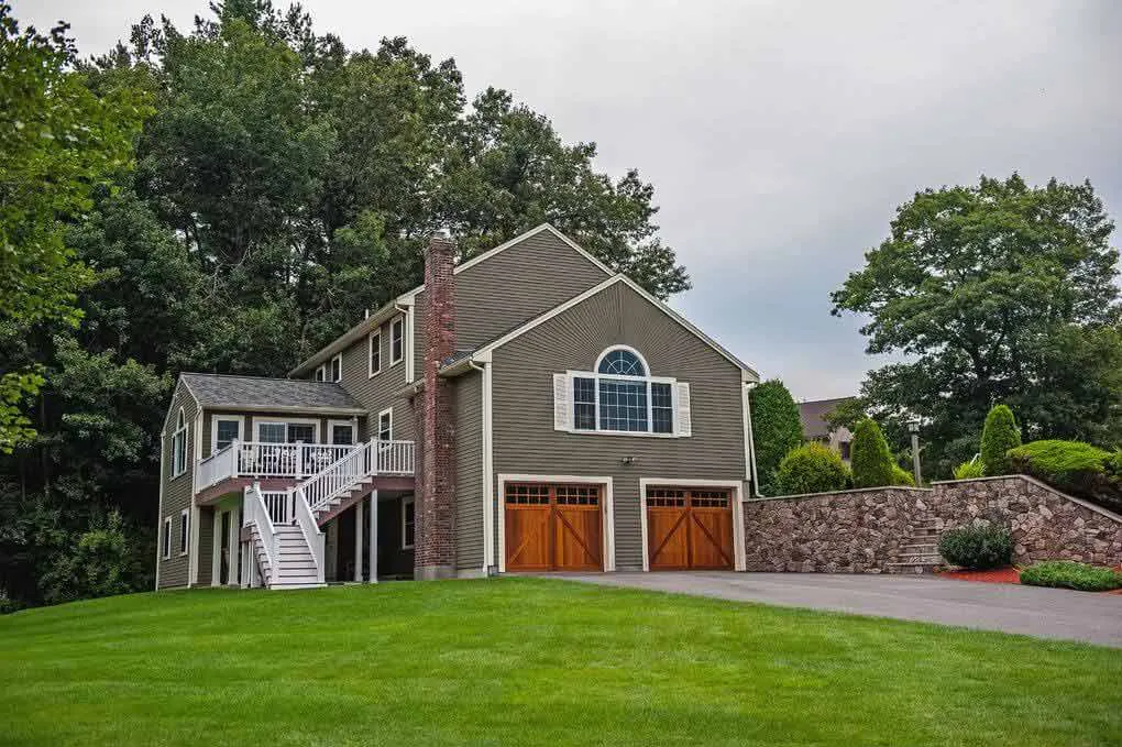 polyurethane insulated wood look garage doors